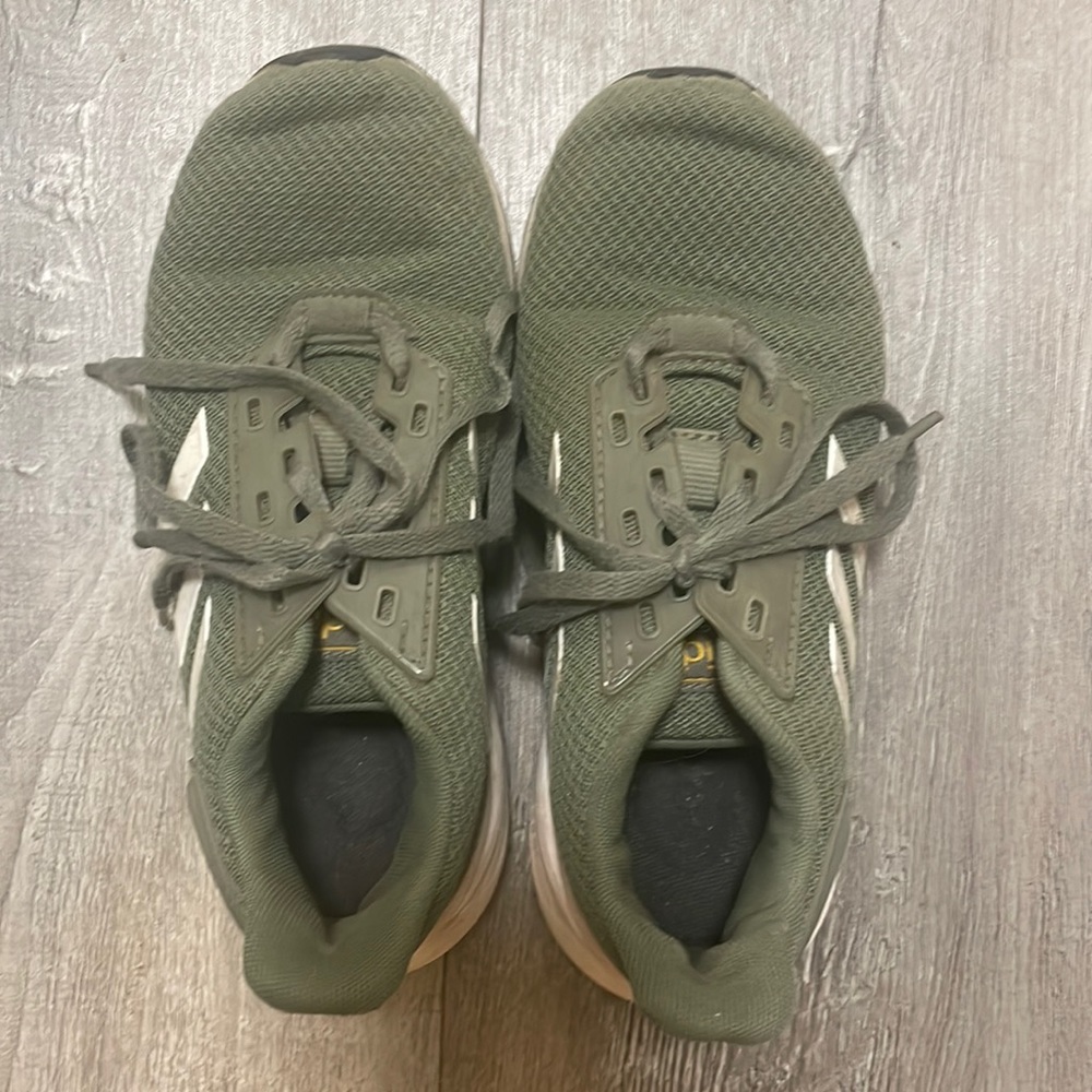 Boys Adidas Size 1 Shoes